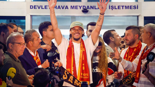 ISTANBUL, TURKIYE- JUNE 12: Galatasaray fans welcome German winger Leroy Sané with chants upon his arrival at Atatürk Airport in Istanbul, Türkiye, following his transfer to the club on June 12, 2025 in Istanbul, Türkiye.