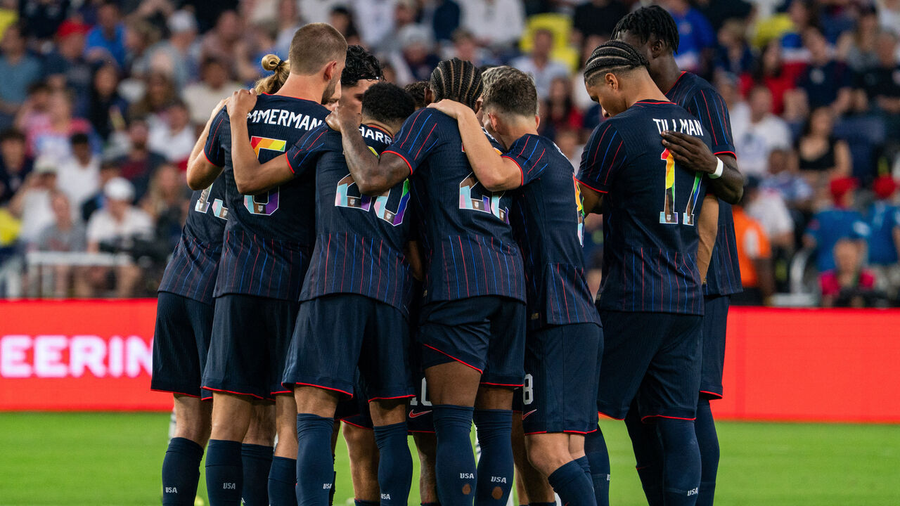 USA players huddle before the start of the second half during an international friendly football match between the USA and Switzerland at Geodis Park in Nashville, Tennessee, on June 10, 2025.