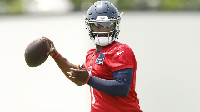 NASHVILLE, TENNESSEE - JUNE 10: Cam Ward #1 of the Tennessee Titans drops back to pass during Day 1 of Titans mandatory mini-camp at Ascension Saint Thomas Sports Park on June 10, 2025 in Nashville, Tennessee.