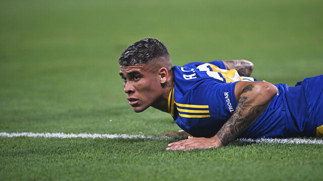 AVELLANEDA, ARGENTINA - FEBRUARY 08: Ayrton Costa of Boca Juniors reacts during a Torneo Apertura Betano 2025 match between Racing Club and Boca Juniors at Presidente Peron Stadium on February 08, 2025 in Avellaneda, Argentina.