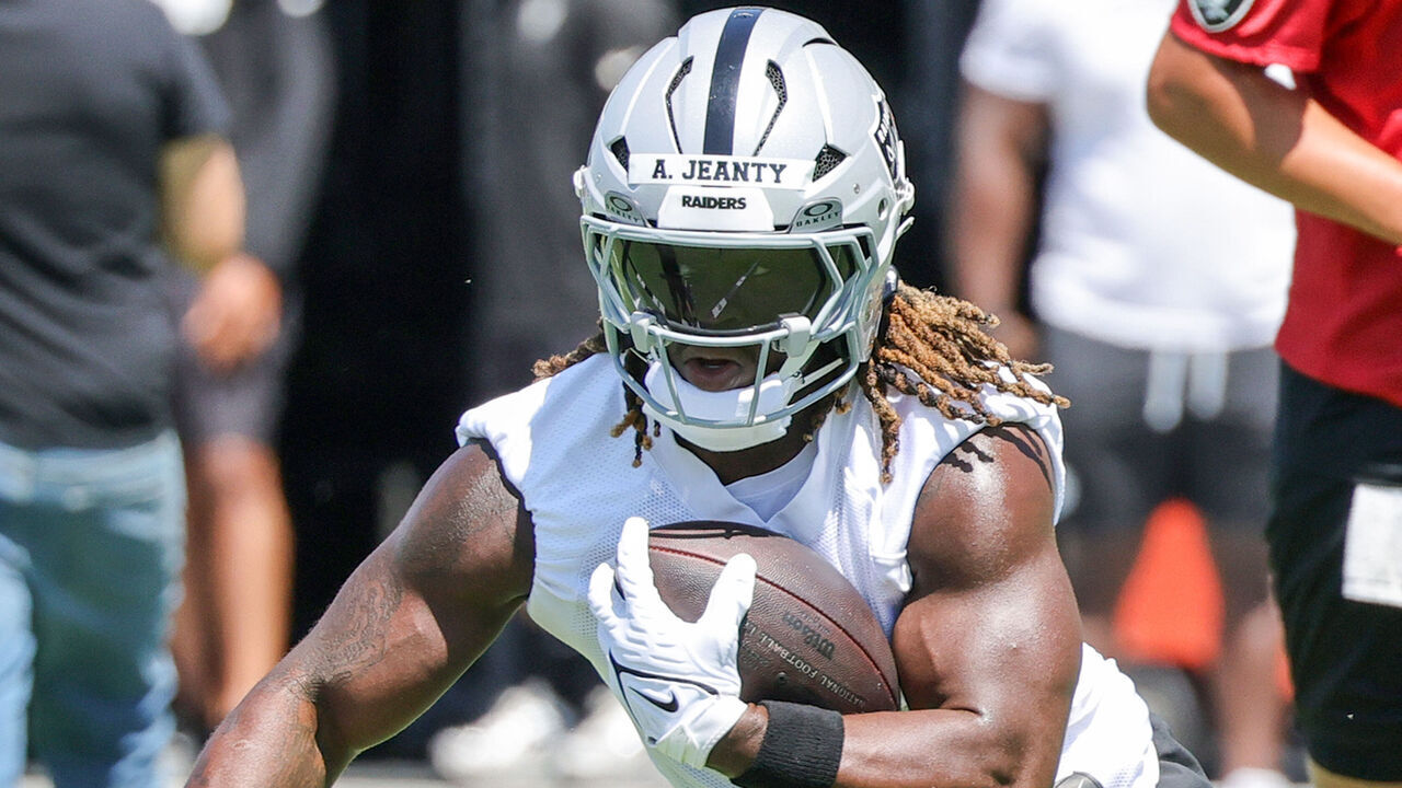 HENDERSON, NEVADA - JUNE 10: Ashton Jeanty #2 of the Las Vegas Raiders runs with the ball during mandatory minicamp at the Las Vegas Raiders Headquarters/Intermountain Healthcare Performance Center on June 10, 2025 in Henderson, Nevada.
