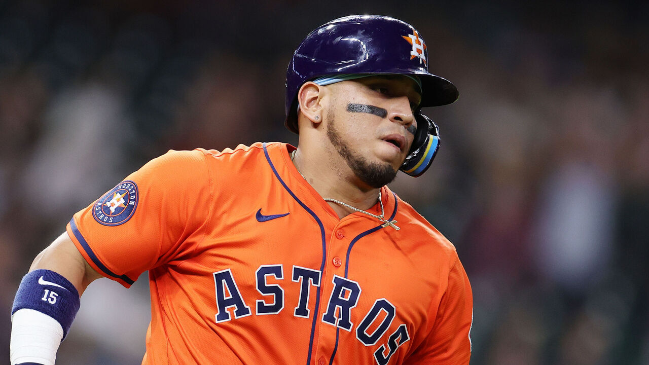 HOUSTON, TEXAS - JUNE 12: Isaac Paredes #15 of the Houston Astros runs the bases on a solo home run in the fifth inning against the Chicago White Sox at Daikin Park on June 12, 2025 in Houston, Texas.