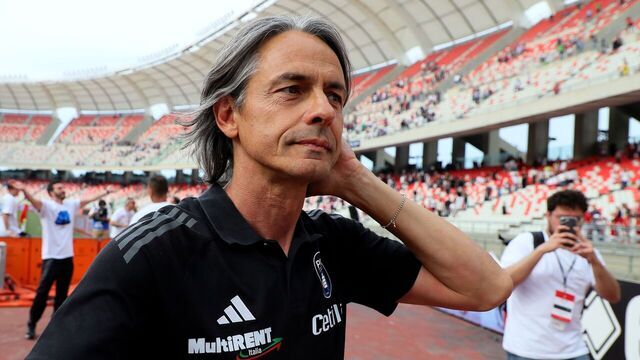 BARI, ITALY - MAY 04: Filippo Inzaghi celebrates promotion to Serie A with the team during the Serie B match between SSC Bari and AC Pisa 1909 at on May 04, 2025 in Bari, Italy.