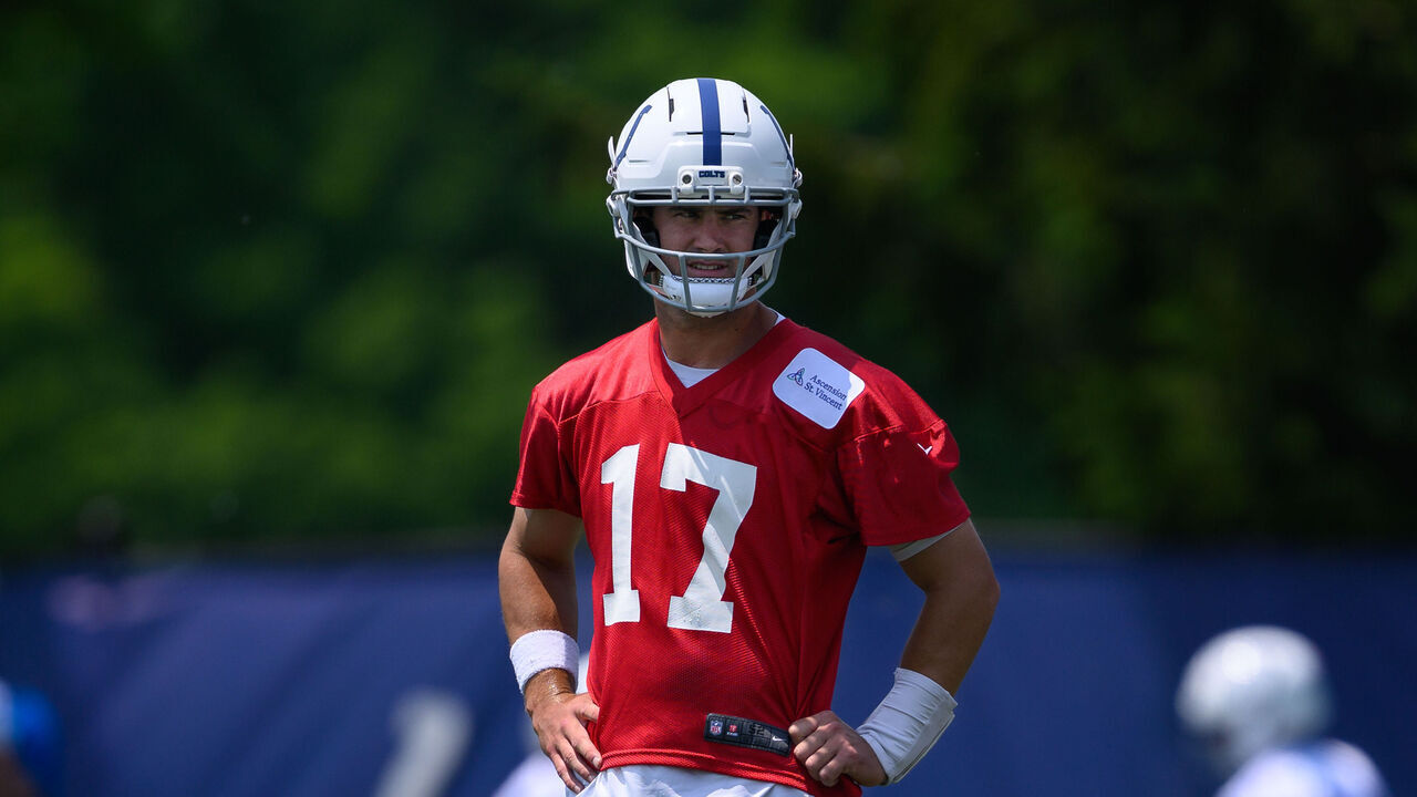 INDIANAPOLIS, IN - JUNE 11: Indianapolis Colts quarterback Daniel Jones (17) runs through a drill during the Indianapolis Colts OTA's on June 11, 2025 at the Indiana Farm Bureau Football Center in Indianapolis, IN.
