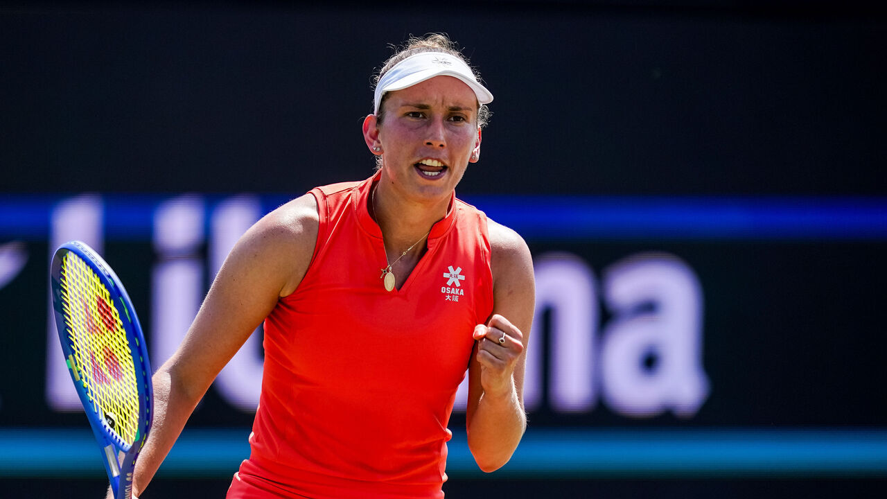 'S-HERTOGENBOSCH, NETHERLANDS - JUNE 13: Elise Mertens of Belgium reacts in her Women's Singles Quarter Final match against Yue Yuan of China on Day 5 of the Libema Open Grass Court Championships at the Autotron on June 13, 2025 in 's-Hertogenbosch, Netherlands.