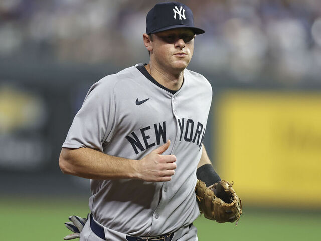 KANSAS CITY, MO - JUNE 12: New York Yankees second base DJ LeMahieu (26) during an MLB game between the New York Yankees and Kansas City Royals on June 12, 2025 at Kaufmann Stadium in Kansas City, MO.