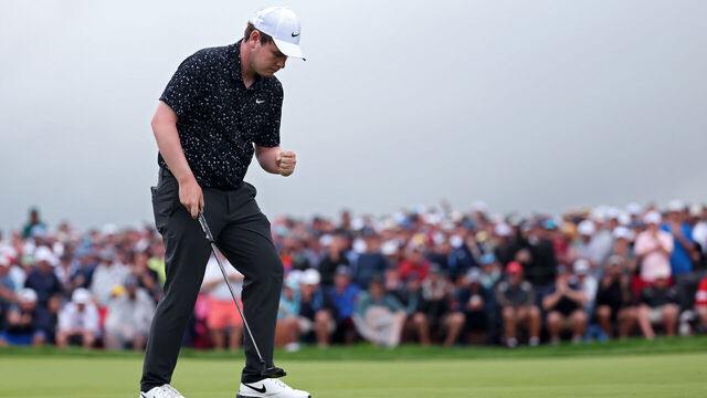 OAKMONT, PENNSYLVANIA - JUNE 15: Robert MacIntyre of Scotland reacts to his putt on the 18th green during the final round of the 125th U.S. OPEN at Oakmont Country Club on June 15, 2025 in Oakmont, Pennsylvania.