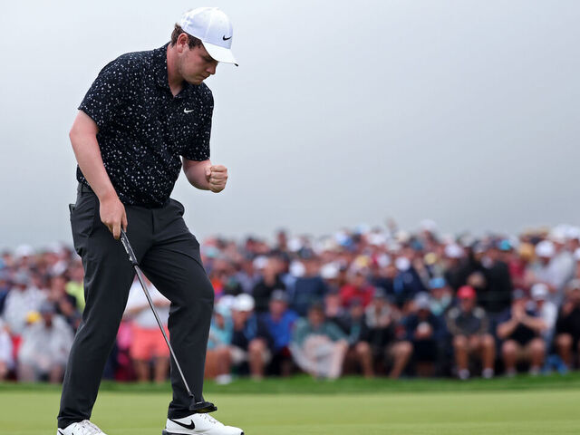 OAKMONT, PENNSYLVANIA - JUNE 15: Robert MacIntyre of Scotland reacts to his putt on the 18th green during the final round of the 125th U.S. OPEN at Oakmont Country Club on June 15, 2025 in Oakmont, Pennsylvania.