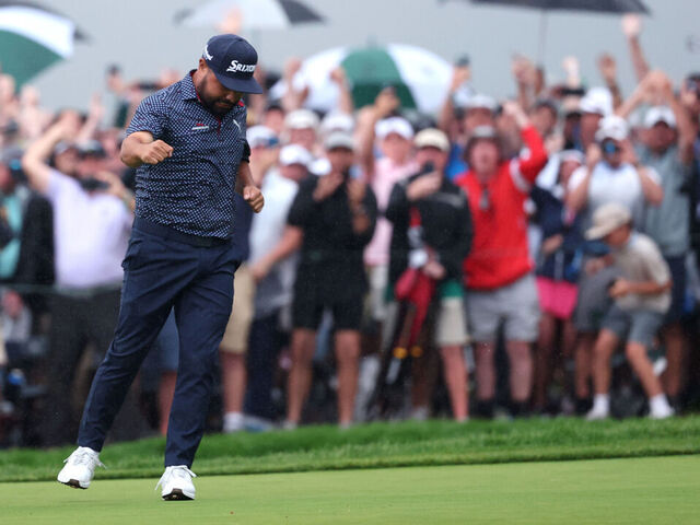OAKMONT, PENNSYLVANIA - JUNE 15: J. J. Spaun of the United States celebrates winning on the 18th green during the final round of the 125th U.S. OPEN at Oakmont Country Club on June 15, 2025 in Oakmont, Pennsylvania.