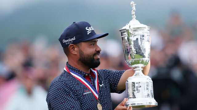 OAKMONT, PENNSYLVANIA - JUNE 15: J. J. Spaun of the United States celebrates with the trophy after winning during the final round of the 125th U.S. OPEN at Oakmont Country Club on June 15, 2025 in Oakmont, Pennsylvania.