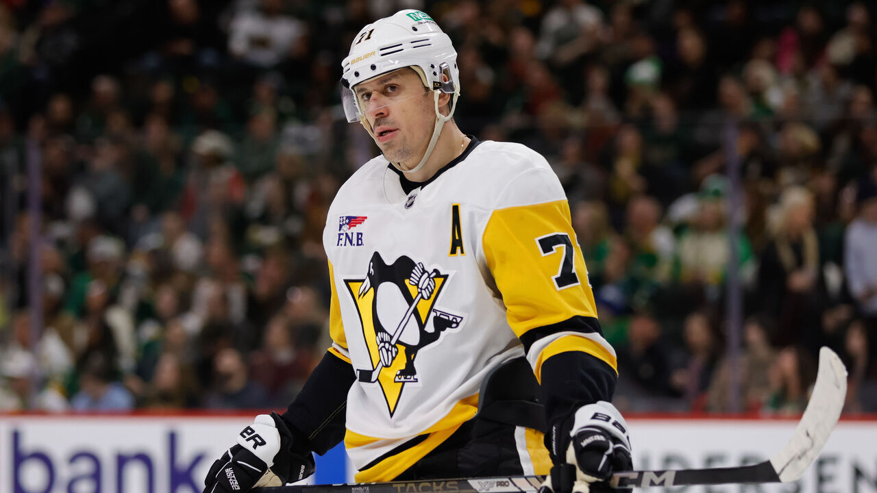 ST. PAUL, MN - MARCH 09: Pittsburgh Penguins center Evgeni Malkin (71) looks on during second period of an NHL game between the Pittsburgh Penguins and Minnesota Wild on March 9th, 2025, at the Xcel Energy Center in St. Paul, MN.