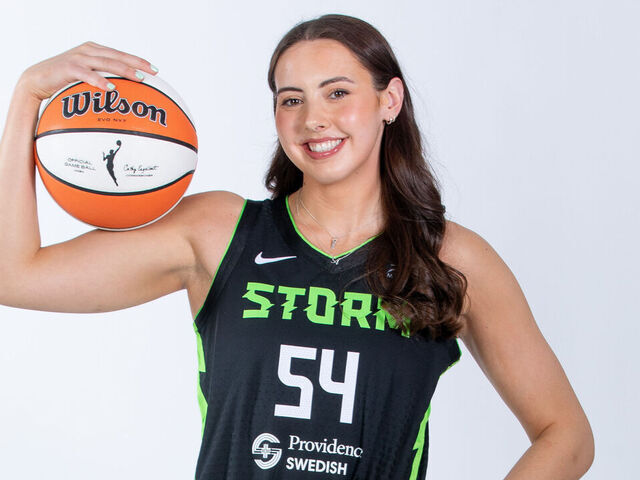Storm sign forward Mackenzie Holmes | theScore.com