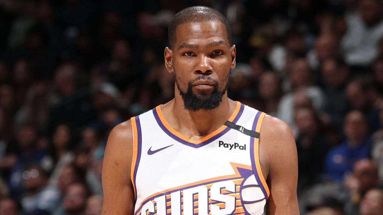 MINNEAPOLIS, MN - MARCH 28: Kevin Durant #35 of the Phoenix Suns looks on during the game against the Minnesota Timberwolves on March 28, 2025 at Target Center in Minneapolis, Minnesota. Mandatory Copyright Notice: Copyright 2025 NBAE