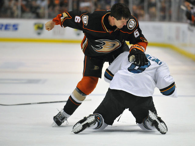 Ducks' Lovejoy out 6-8 weeks with fractured finger