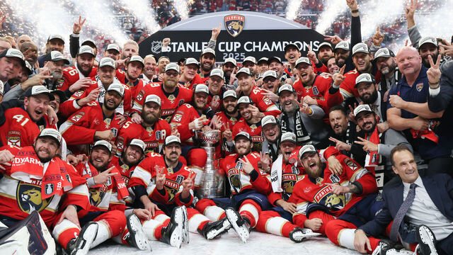 SUNRISE, FLORIDA - JUNE 17: The Florida Panthers celebrate with the Stanley Cup after defeating the Edmonton Oilers in Game Six of the 2025 Stanley Cup Final at Amerant Bank Arena on June 17, 2025 in Sunrise, Florida.