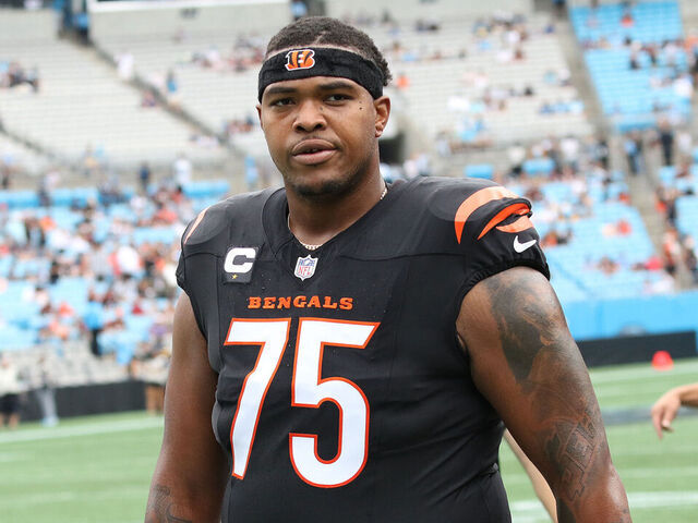 CHARLOTTE, NC - SEPTEMBER 29: Cincinnati Bengals offensive tackle Orlando Brown Jr. (75) during an NFL football game between the Cincinnati Bengals and the Carolina Panthers on September 29, 2024 at Bank of America Stadium in Charlotte N.C.