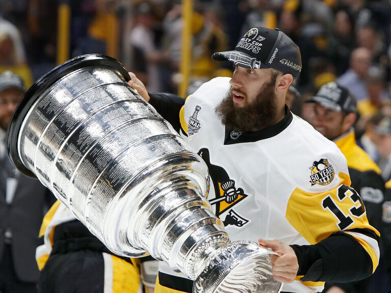 Bonino retires after 15-year career, joins Penguins coaching staff