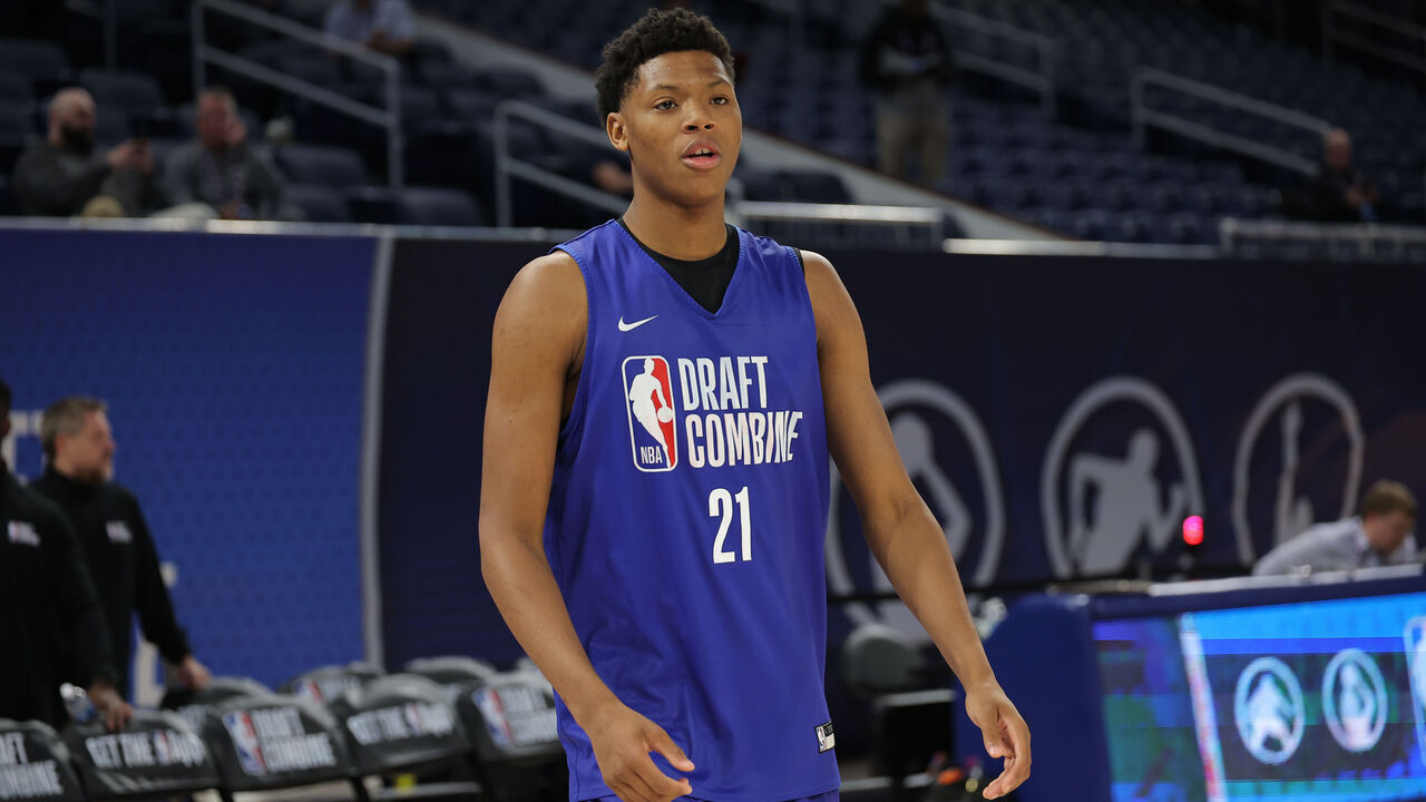 CHICAGO, IL - MAY 13: Ace Bailey looks on during the 2025 NBA Draft Combine on May 13, 2025 at Wintrust Arena in Chicago, Illinois. Mandatory Copyright Notice: Copyright 2025 NBAE
