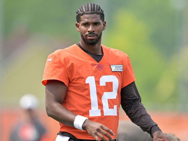 Shedeur stayed focused on rookie season during dad's cancer battle | theScore.com