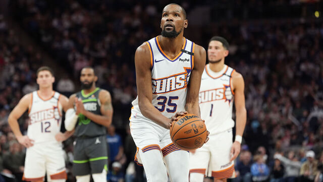 MINNEAPOLIS, MN - MARCH 28: Kevin Durant #35 of the Phoenix Suns shoots a free throw during the game against the Minnesota Timberwolves on March 28, 2025 at Target Center in Minneapolis, Minnesota. Mandatory Copyright Notice: Copyright 2025 NBAE