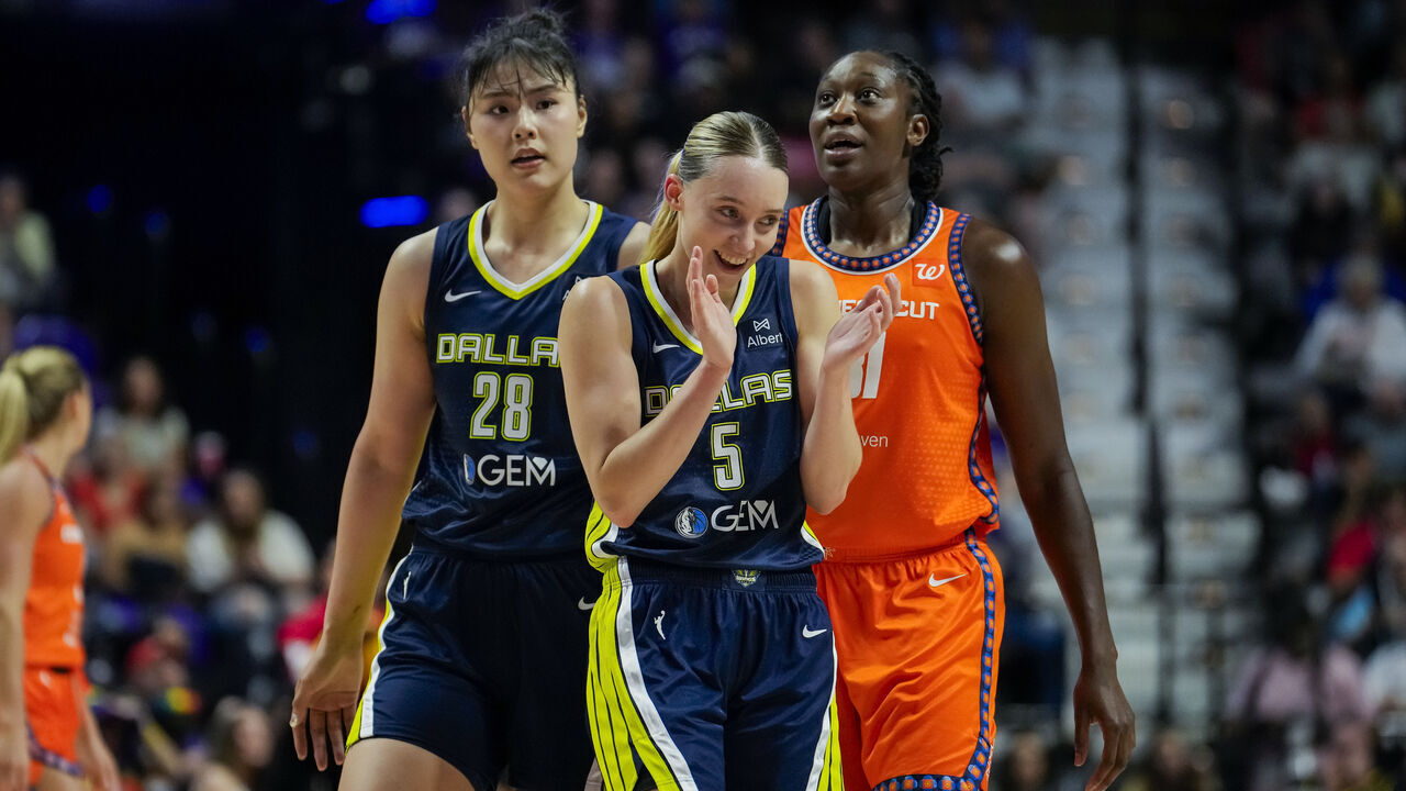 UNCASVILLE, CONNECTICUT - JUNE 20: Paige Bueckers #5 of the Dallas Wings reacts to a call during the first half of a WNBA basketball game against the Connecticut Sun at Mohegan Sun Arena on June 20, 2025 in Uncasville, Connecticut.