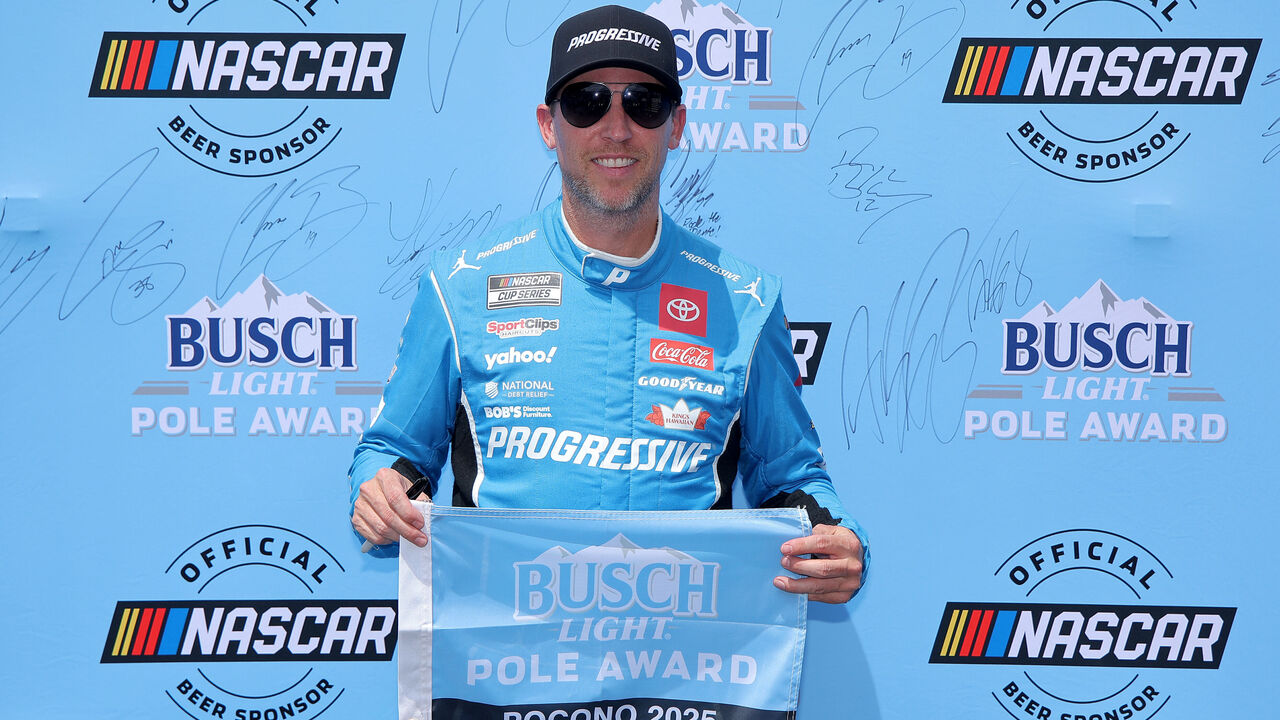 Hamlin grabs pole at Pocono after welcoming new son | theScore.com