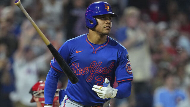 PHILADELPHIA, PENNSYLVANIA - JUNE 21: Juan Soto #22 of the New York Mets hits a solo home run in the top of the fifth inning against the Philadelphia Phillies at Citizens Bank Park on June 21, 2025 in Philadelphia, Pennsylvania. The Mets defeated the Phillies 11-4.