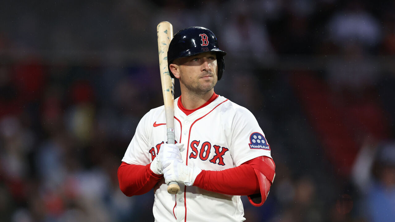 BOSTON, MASSACHUSETTS - MAY 21: Alex Bregman #2 of the Boston Red Sox reacts during the fourth inning against the New York Mets at Fenway Park on May 21, 2025 in Boston, Massachusetts.