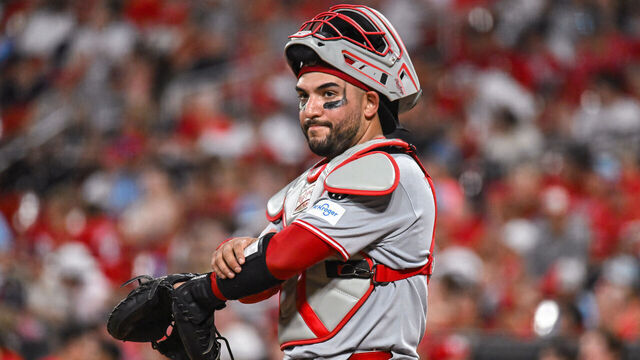 ST. LOUIS, MO - JUN 20: Cincinnati Reds catcher Jose Trevino (35) checks with the dugout on the defensive play call during a game where the St. Louis Cardinals hosted the Cincinnati Reds on Friday June 20, 2025, at Busch Stadium in St. Louis MO