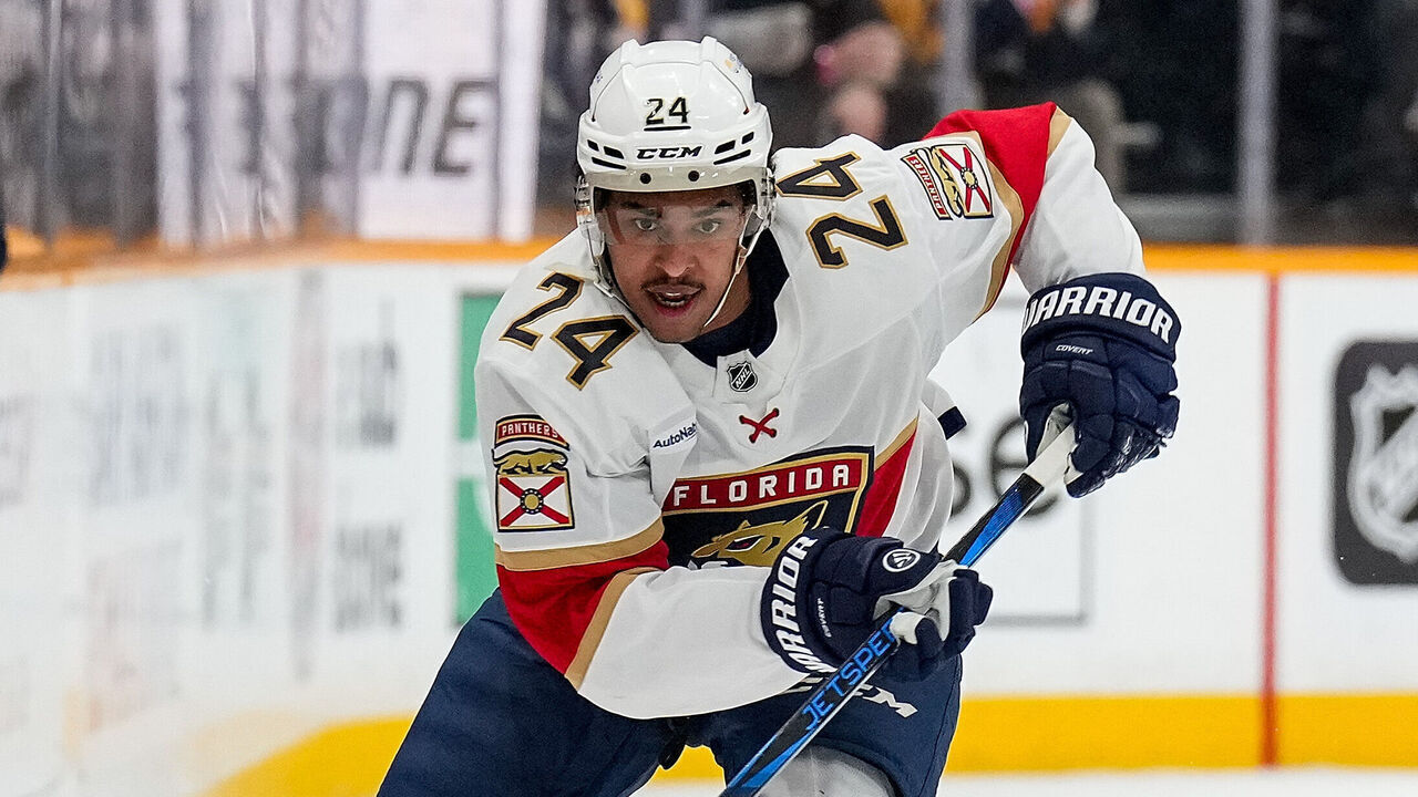 NASHVILLE, TENNESSEE - FEBRUARY 25: Justin Sourdif #24 of the Florida Panthers skates against the Nashville Predators during an NHL game at Bridgestone Arena on February 25, 2025 in Nashville, Tennessee.