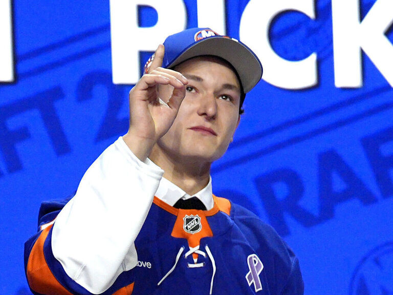 Stunning New York Islanders Select Matthew Schaefer First Overall In 2026 Nhl Draft Capture Art Stunning New York Islanders Select Matthew Schaefer First Overall In 2026 Nhl Draft Capture Art