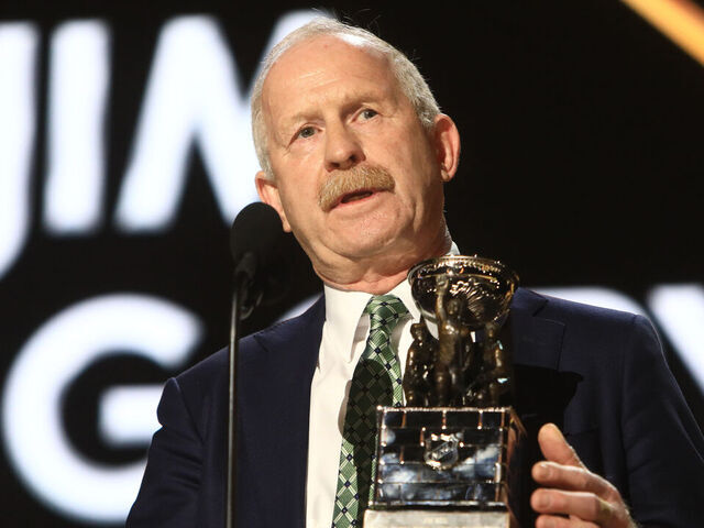Stars, GM Nill agree to 2-year contract extension | theScore