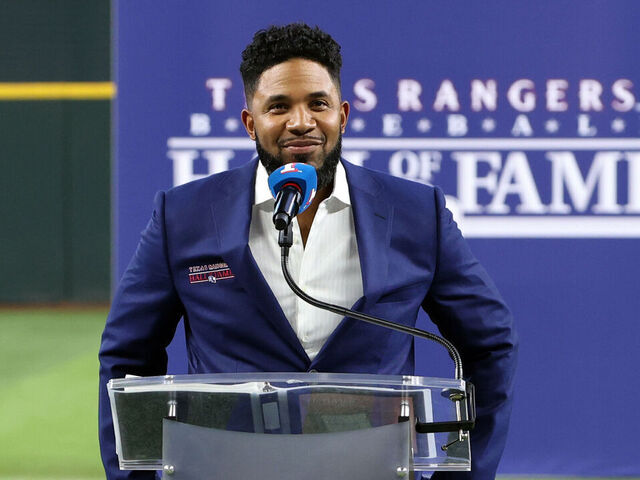 Elvis Andrus inducted into Rangers Hall of Fame: 'Surreal moment' |  theScore.com
