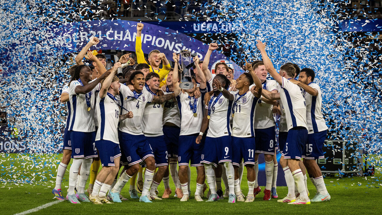 England's players celebrate after winning the UEFA U21 European Championship final football match between England and Germany in Bratislava, Slovakia on June 28, 2025. England successfully defended their Under-21 European Championship title in a 3-2 extra-time victory over Germany in the final.