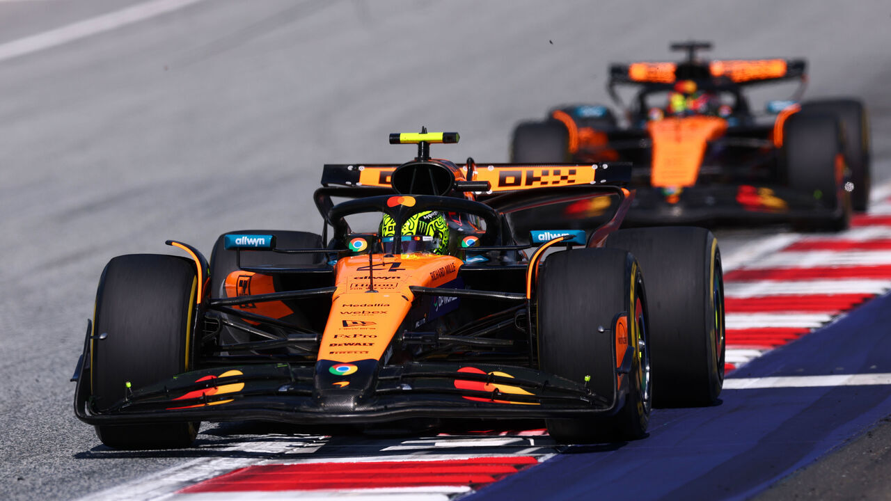 SPIELBERG, AUSTRIA - JUNE 29: Lando Norris of Great Britain driving the (4) McLaren MCL39 Mercedes leads Oscar Piastri of Australia driving the (81) McLaren MCL39 Mercedes on track during the F1 Grand Prix of Austria at Red Bull Ring on June 29, 2025 in Spielberg, Austria.