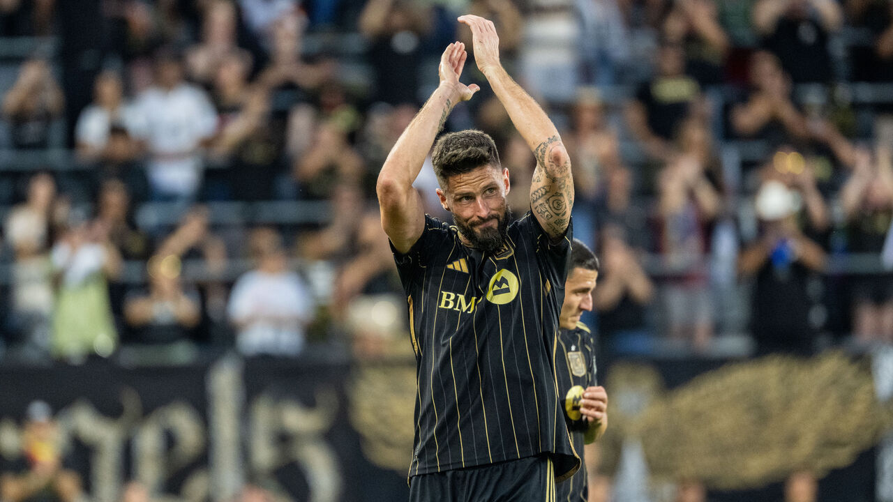 LOS ANGELES, CA - JUNE 29: Olivier Giroud #9 of Los Angeles FC leaves the pitch during the second half of the match against Vancouver Whitecaps at BMO Stadium on June 29, 2025 in Los Angeles, California. Vancouver Whitecaps won the match 1-0