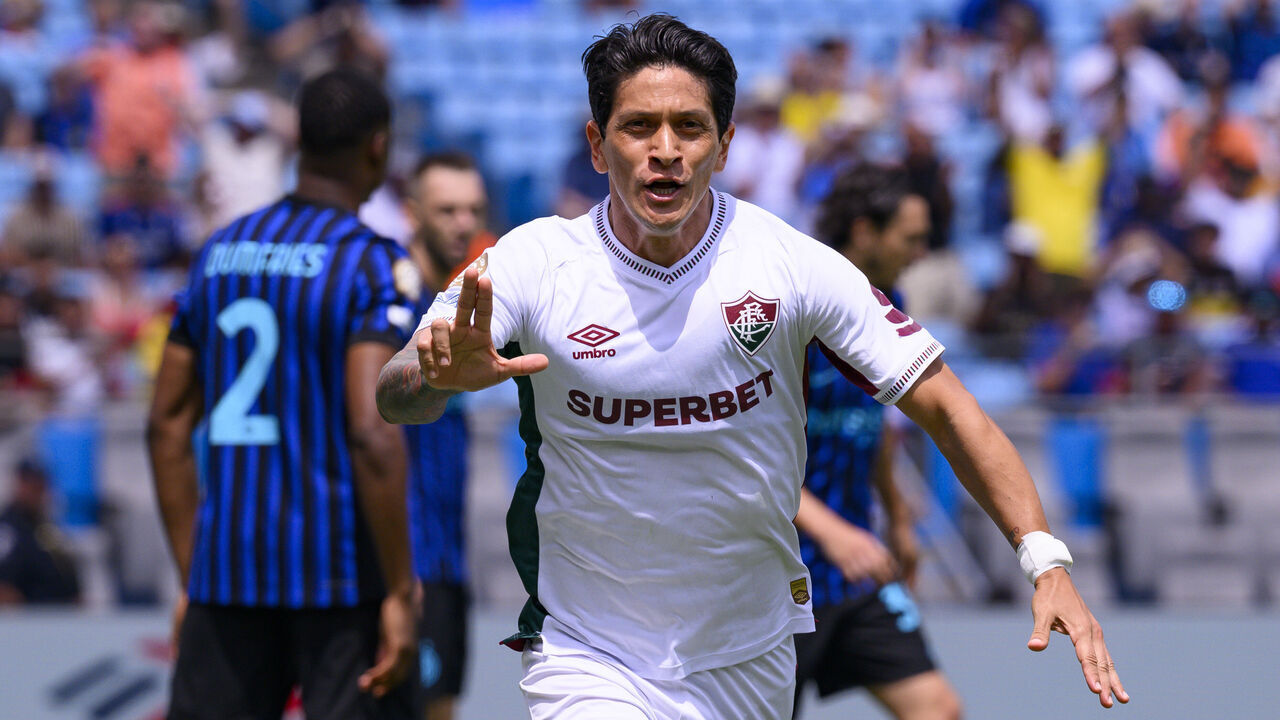 CHARLOTTE, NORTH CAROLINA - JUNE 30: Germán Cano of Fluminense FC celebrates his goal during the FIFA Club World Cup 2025 round of 16 match between FC Internazionale Milano and Fluminense FC at Bank of America Stadium on June 30, 2025 in Charlotte, United States.