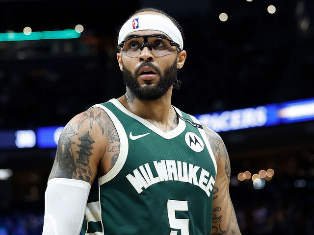 Bucks re-sign Trent to 4-year, $64M deal