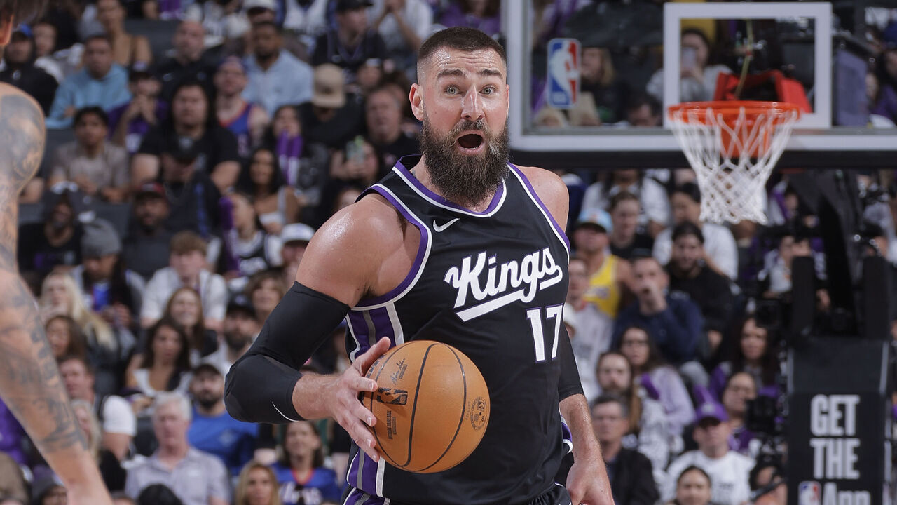 SACRAMENTO, CA - APRIL 16: Jonas Valanciunas #17 of the Sacramento Kings brings the ball up the court during the game against the Dallas Mavericks during the 2025 SoFi Play-In Tournament on April 16, 2025 at Golden 1 Center in Sacramento, California. NOTE TO USER: User expressly acknowledges and agrees that, by downloading and or using this photograph, User is consenting to the terms and conditions of the Getty Images Agreement. Mandatory Copyright Notice: Copyright 2025 NBAE