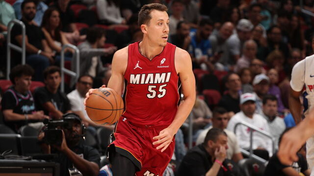 MIAMI, FL - MARCH 19: Duncan Robinson #55 of the Miami Heat dribbles the ball during the game against the Detroit Pistons on March 19, 2025 at Kaseya Center in Miami, Florida. Mandatory Copyright Notice: Copyright 2025 NBAE