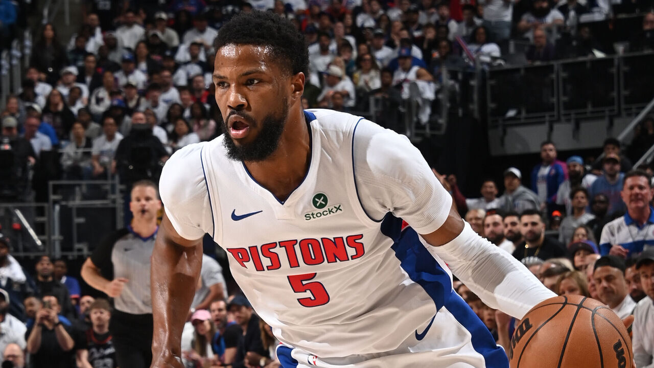 DETROIT, MI - MAY 1: Malik Beasley #5 of the Detroit Pistons dribbles the ball during the game against the New York Knicks during Round 1 Game 6 of the 2025 NBA Playoffs on May 1, 2025 at Little Caesars Arena in Detroit, Michigan. NOTE TO USER: User expressly acknowledges and agrees that, by downloading and/or using this photograph, User is consenting to the terms and conditions of the Getty Images License Agreement. Mandatory Copyright Notice: Copyright 2025 NBAE