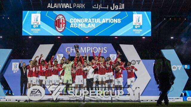 RIYADH, SAUDI ARABIA - JANUARY 6: Players of AC Milan celebrate with the championship trophy after winning against Inter Milan during the Italian Super Cup final match between Inter Milan and AC Milan at al-Awwal Park Stadium in Riyadh, Saudi Arabia on January 6, 2025.