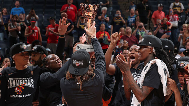 MINNEAPOLIS, MN - JULY 1: The Indiana Fever celebrate after winning the 2025 WNBA Commissioner's Cup against the Minnesota Lynx during the 2025 WNBA Commissioner's Cup Game on July 1, 2025 at Target Center in Minneapolis, Minnesota. Mandatory Copyright Notice: Copyright 2025 NBAE