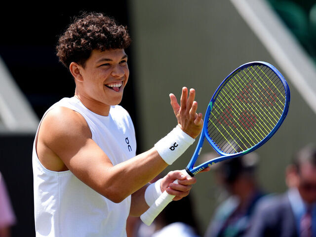 Ben Shelton celebrates victory over Rinky Hijikata on day five of the 2025 Wimbledon Championships at the All England Lawn Tennis and Croquet Club, London. Picture date: Friday July 4, 2025.