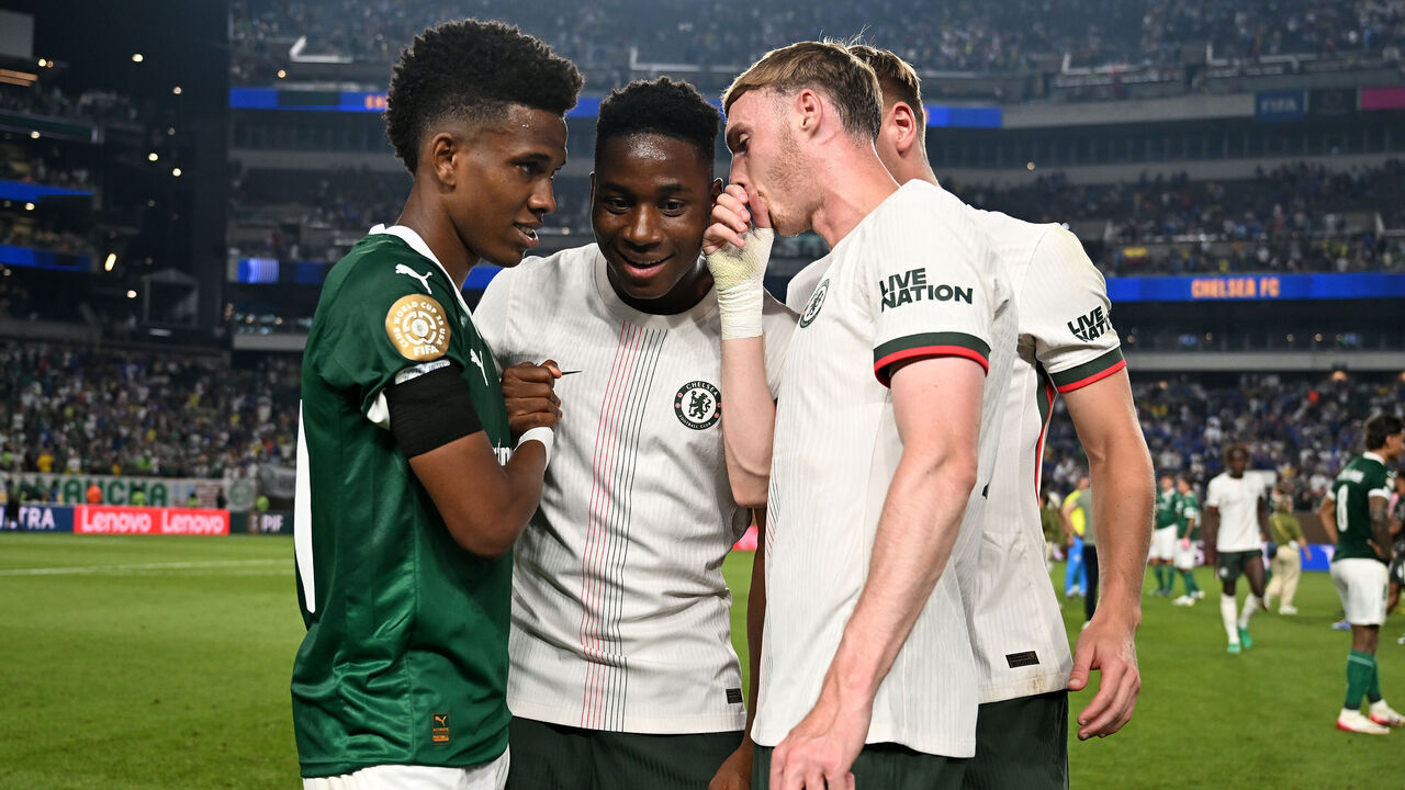 (L-R) Estevao #41 of Palmeiras talks with Dario Essugo #14 and Cole Palmer #10 of Chelsea FC after the FIFA Club World Cup 2025 quarter final match between SE Palmeiras and Chelsea FC at Lincoln Financial Field on July 04, 2025 in Philadelphia, Pennsylvania.