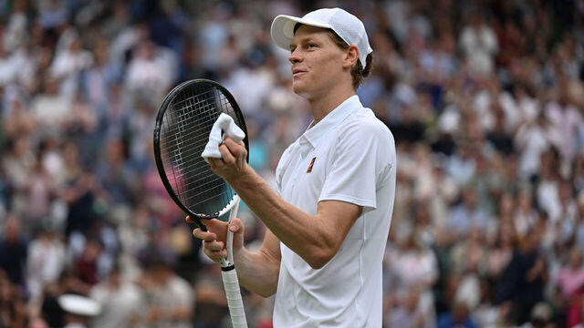 LONDON, ENGLAND - JULY 05: Jannik Sinner of Italy acknowledges the crowd following his victory against Pedro Martinez of Spain in the Gentlemen's Singles third round match on day six of The Championships Wimbledon 2025 at All England Lawn Tennis and Croquet Club on July 05, 2025 in London, England.