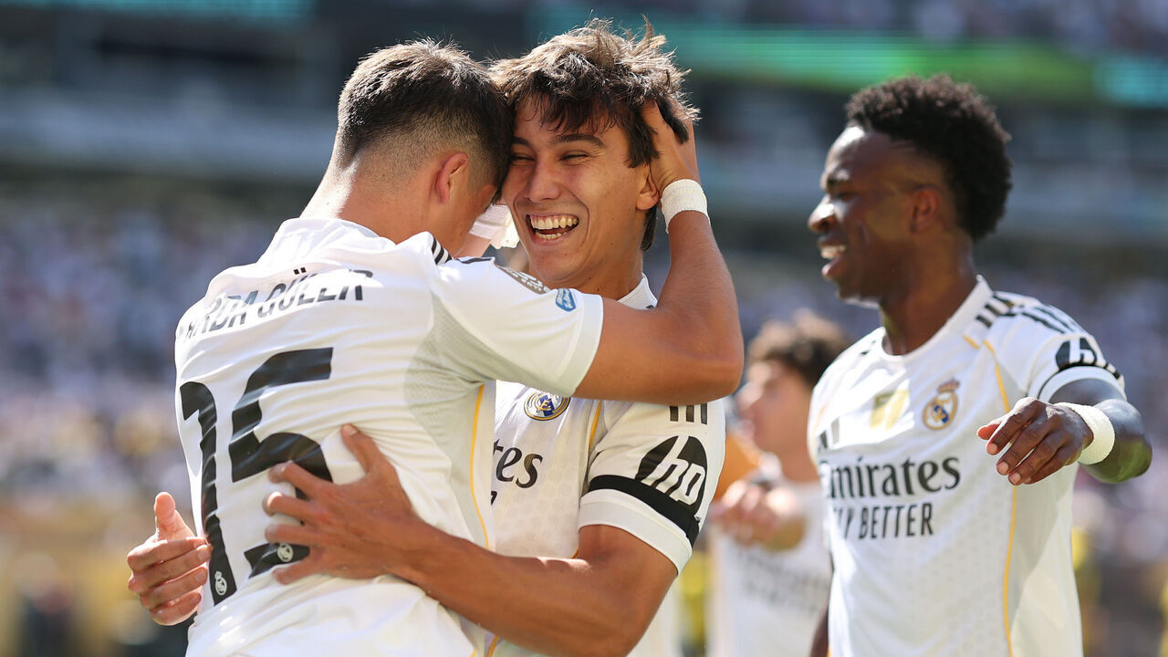 EAST RUTHERFORD, NEW JERSEY - JULY 05: Gonzalo Garcia #30 of Real Madrid C. F. celebrates scoring his team's first goal with teammate Arda Guler #15 during the FIFA Club World Cup 2025 quarter-final match between Real Madrid CF and Borussia Dortmund at MetLife Stadium on July 05, 2025 in East Rutherford, New Jersey.