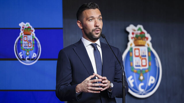 The official presentation of FC Porto's new coach, Italian Francesco Farioli, takes place in the Jose Maria Pedroto auditorium at the Estadio do Dragao in Porto, Portugal, on July 7, 2025.