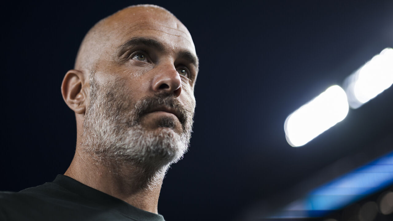 LINCOLN FINANCIAL FIELD, PHILADELPHIA, PENNSYLVANIA, UNITED STATES - 2025/07/04: Enzo Maresca, head coach of Chelsea FC, looks on prior to the FIFA Club World Cup quarter final football match between SE Palmeiras and Chelsea FC. Chelsea FC won 2-1 over SE Palmeiras.