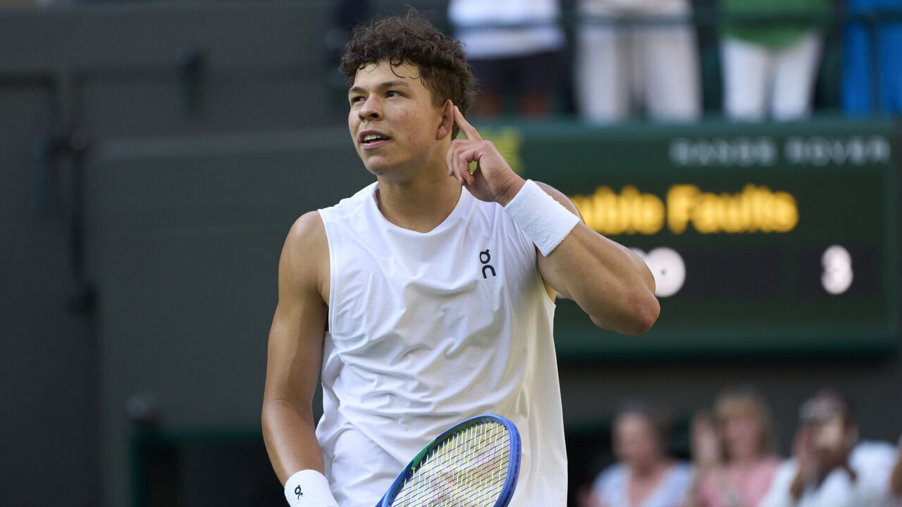 LONDON, ENGLAND - JULY 7: Ben Shelton of the United States celebrates winning against Lorenzo Sonego of Italy after the Gentlemen's Singles fourth round match on Number One Court on day eight of The Championships Wimbledon 2025 at All England Lawn Tennis and Croquet Club on July 7, 2025 in London, England.
